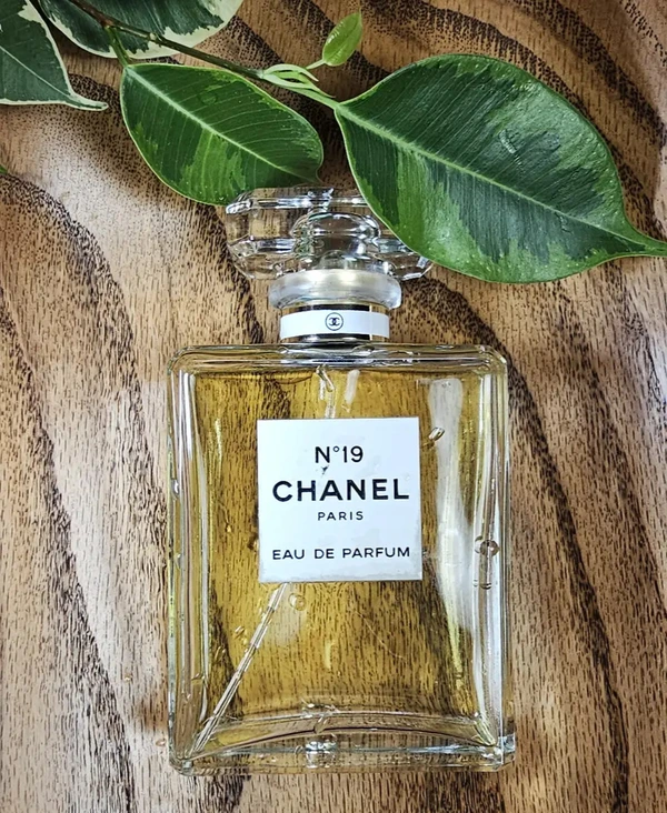 Chanel No 19 - Perfumista